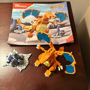 Pokémon Charizard Mega Construx Set ( DYR77)